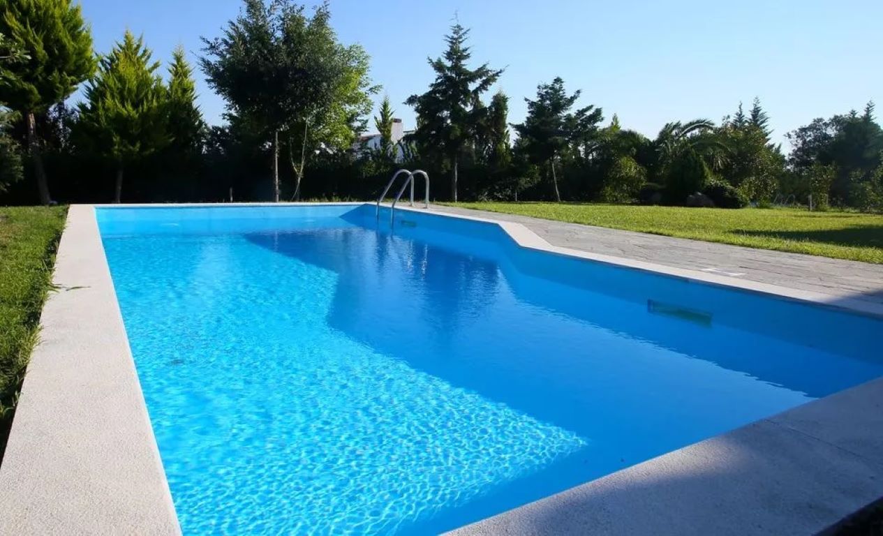 Sunny Sani Luxury Villas-Trosobna vila bazen.jpg