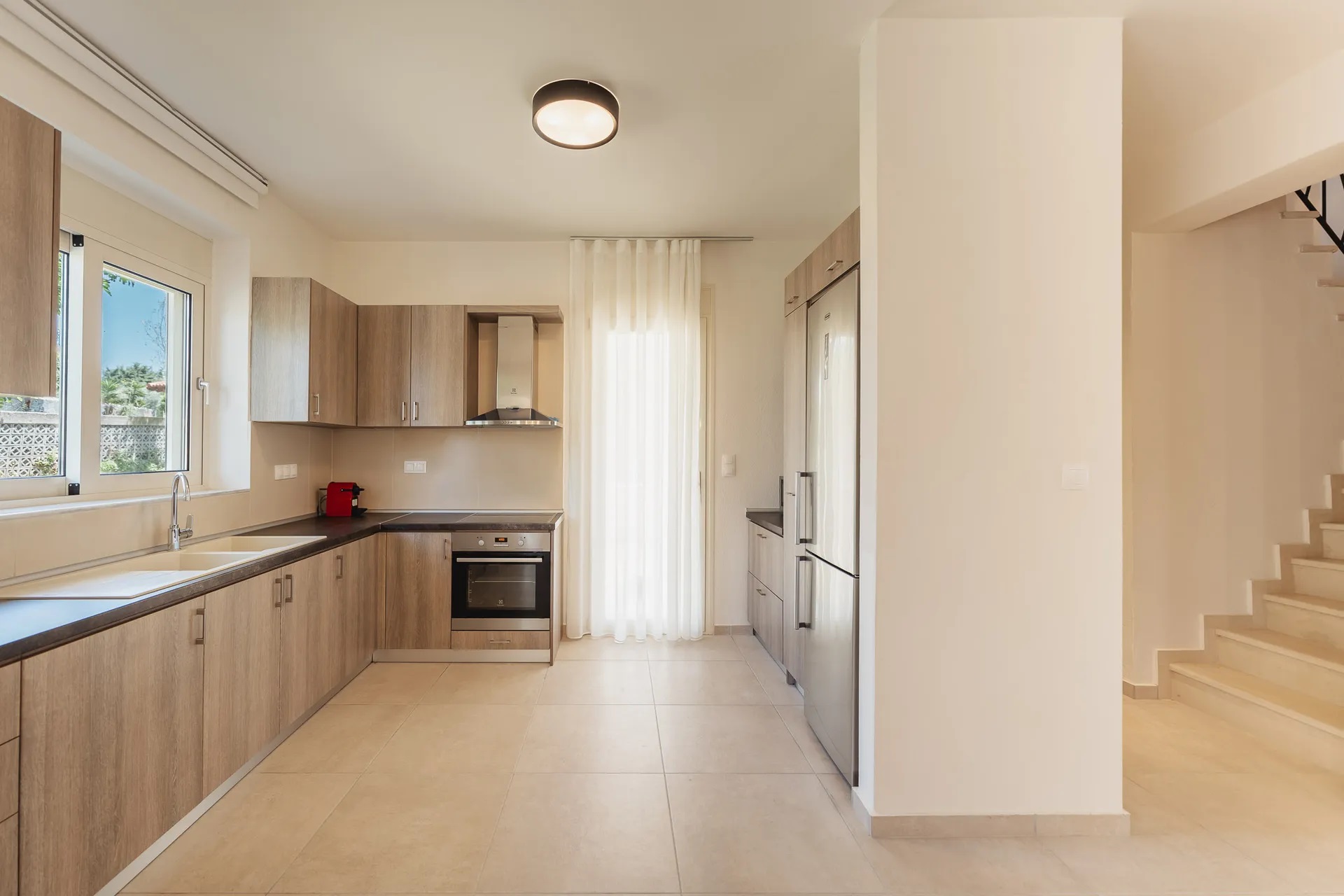 Kalisun Exclusive Suites-Deluxe privatna vila kuhinja.jpg