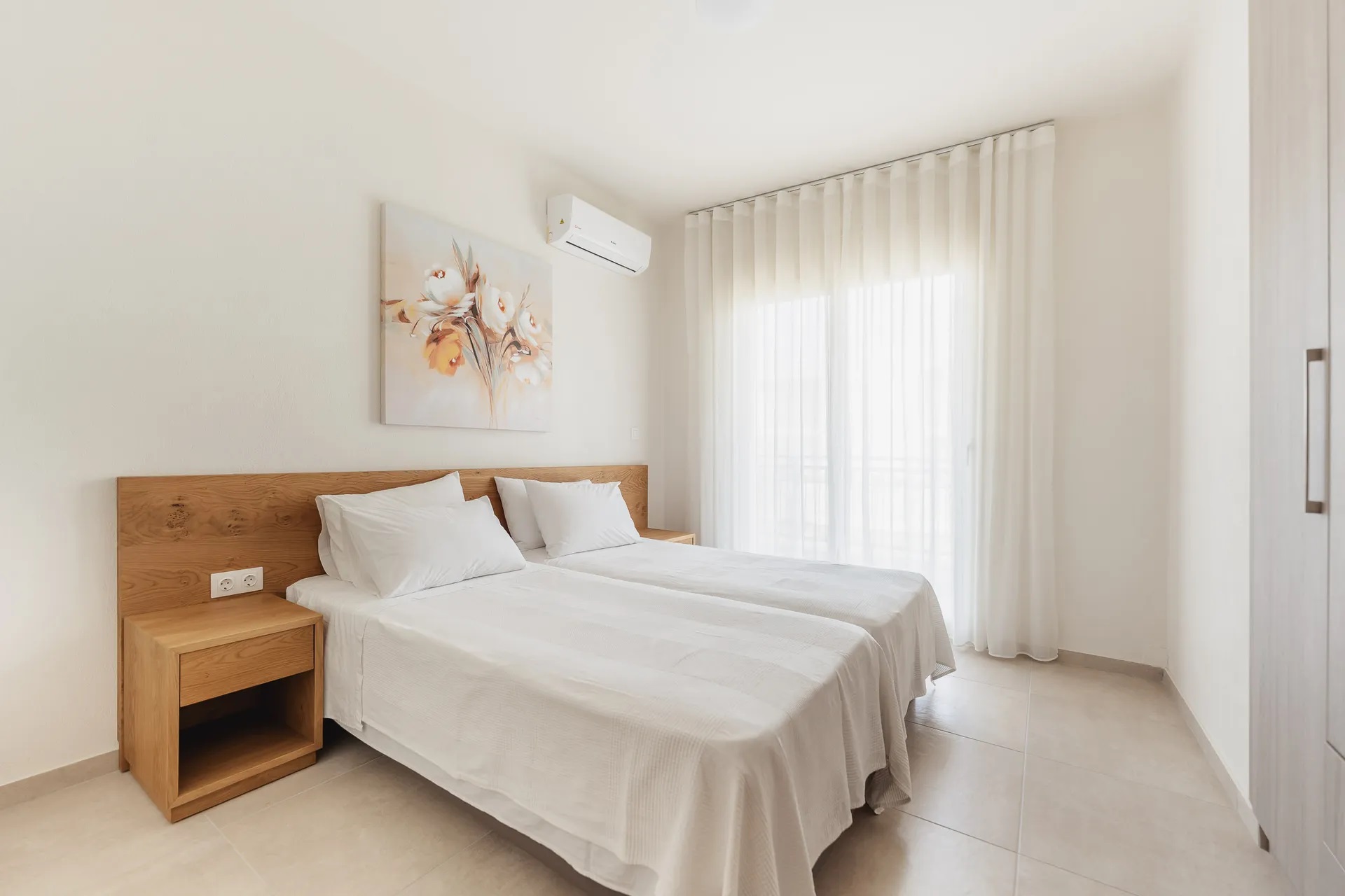 Kalisun Exclusive Suites-Deluxe privatna vila spavaca soba.jpg