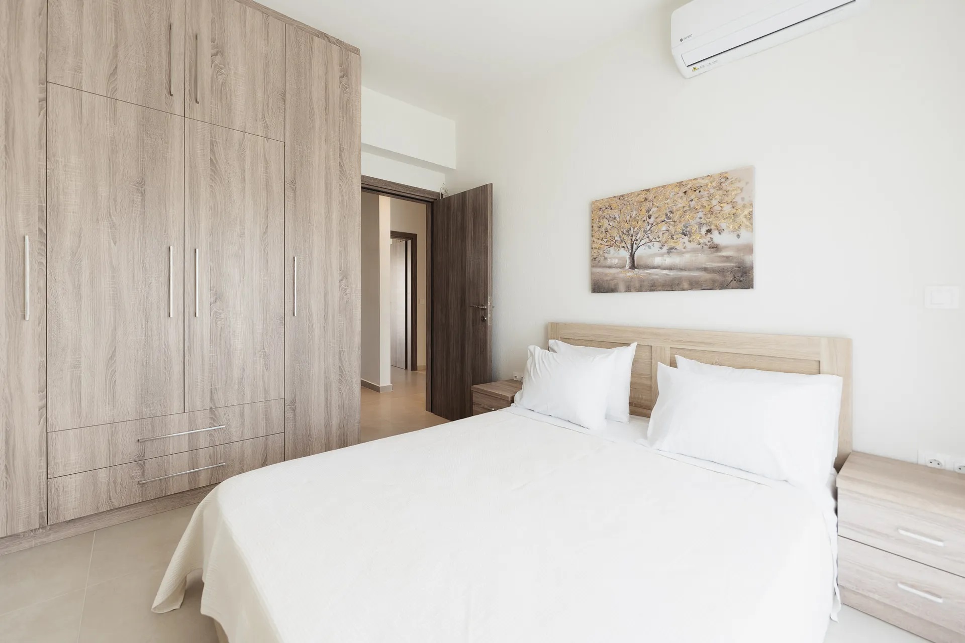 Kalisun Exclusive Suites-Relaxing porodicna vila spavaca soba.jpg