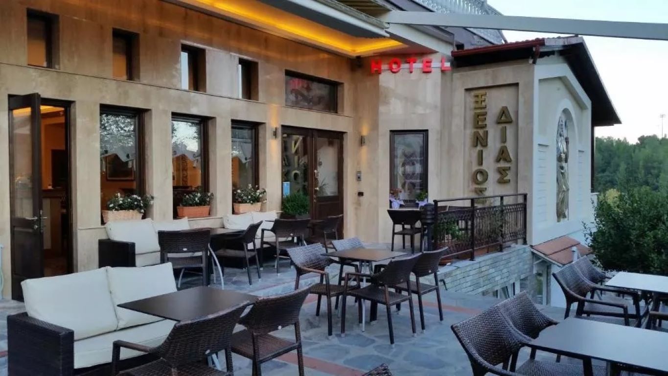 Xenios Dias Hotel-Hotel spolja.jpg
