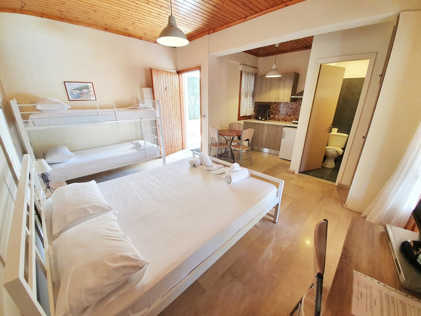 Alexaria Holidays Apartments Lefkada Hotel-Trokrevetni studio.jpg