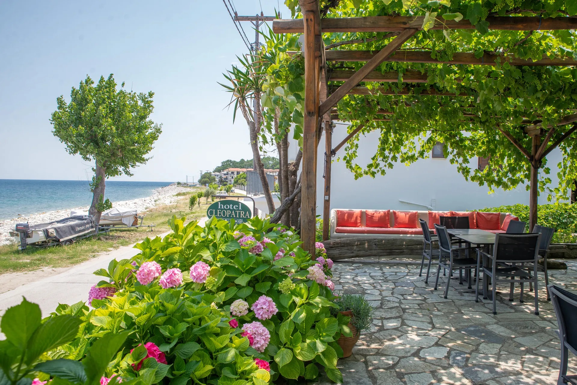 Cleopatra Hotel-Izlaz na plazu.jpg