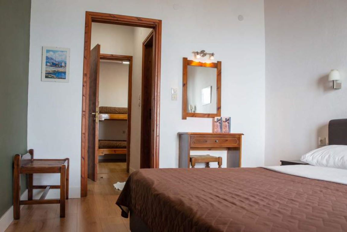 Cleopatra Hotel-Superior soba pogled more.jpg