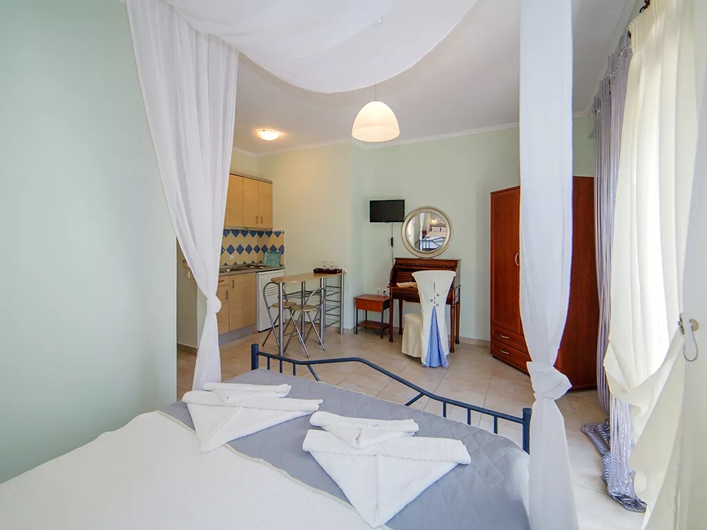Kaplanis House Halkdiki-Studio pogled park.jpg