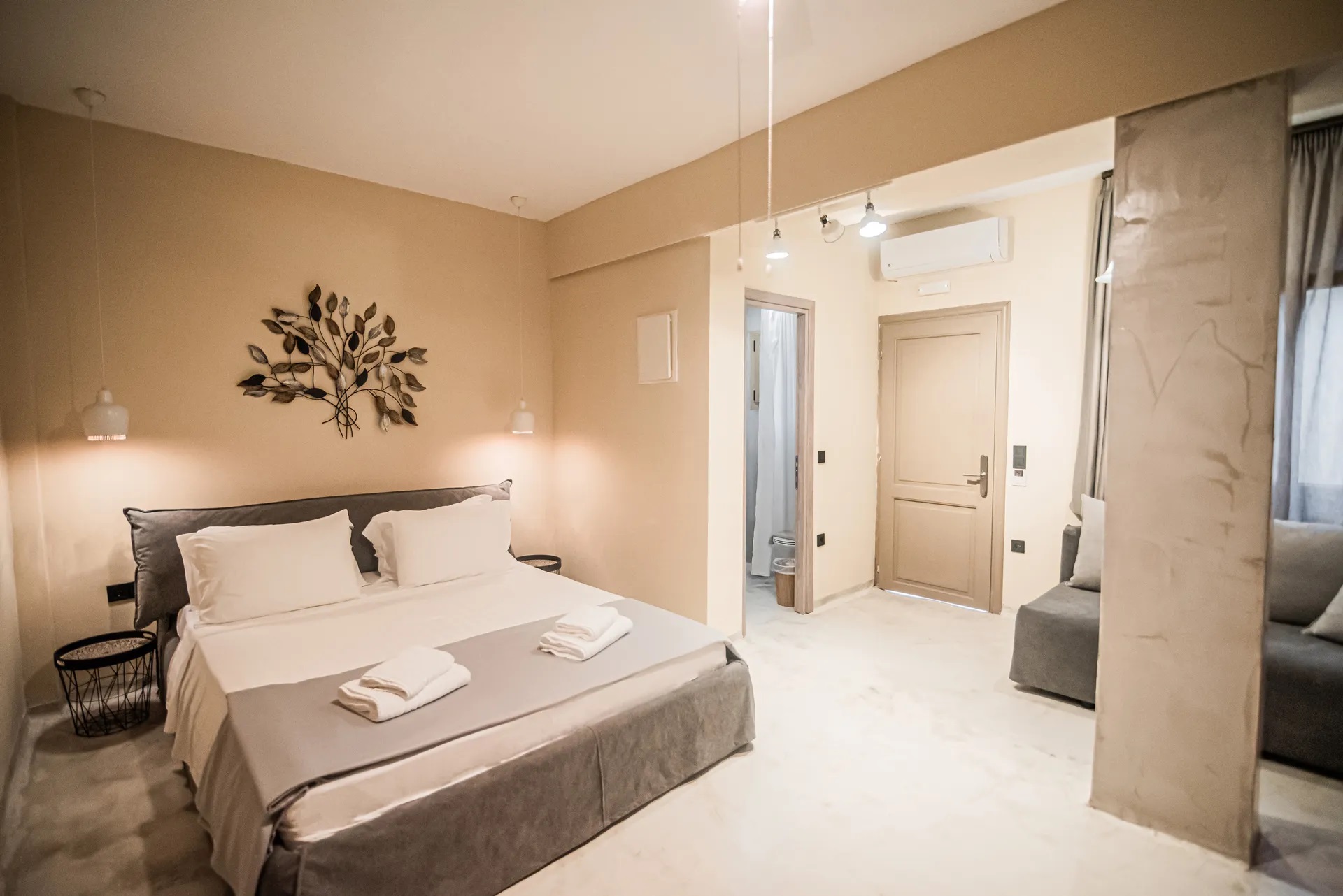 Pefkon Suites-Deluxe soba.jpg
