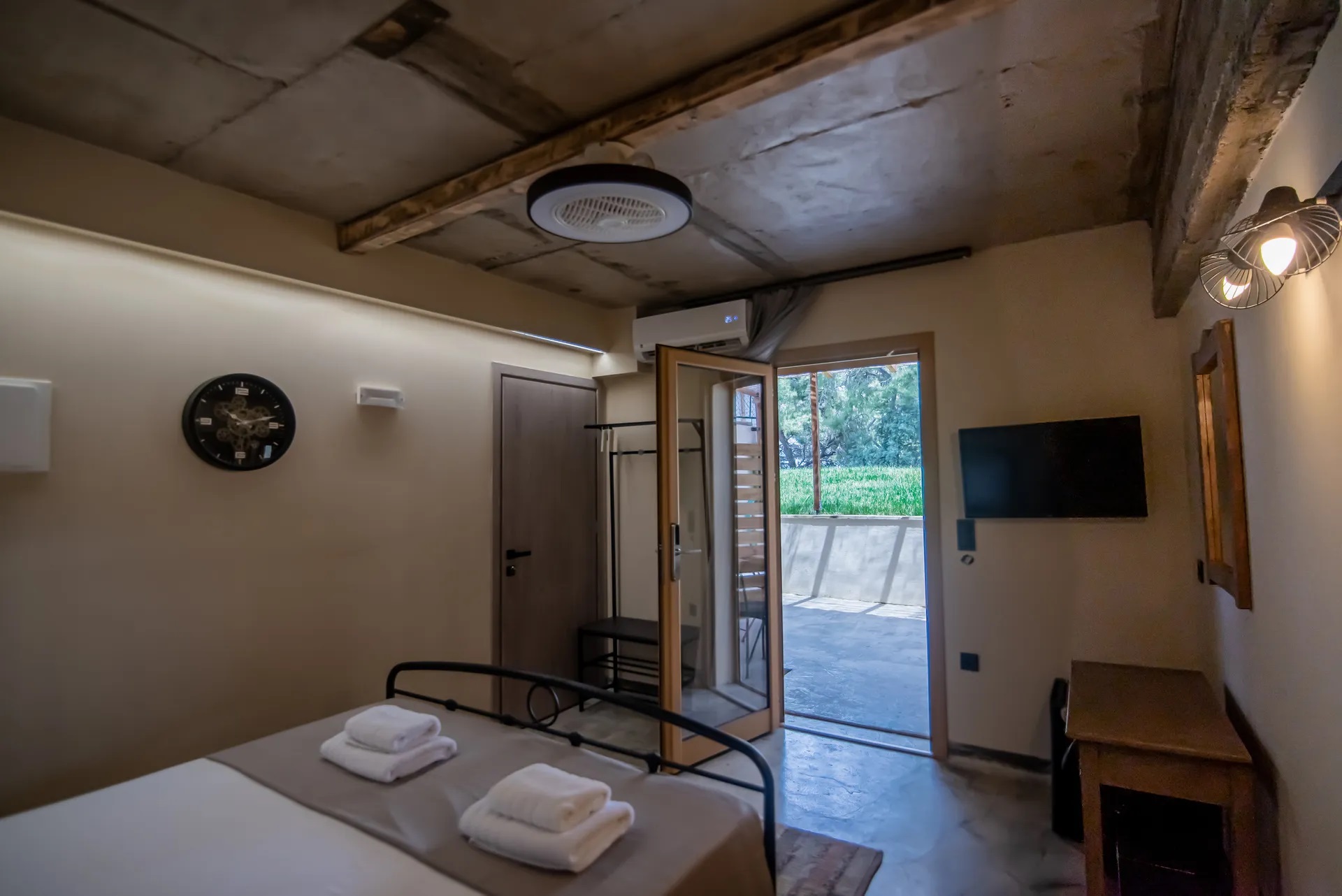 Pefkon Suites-Economy soba.jpg