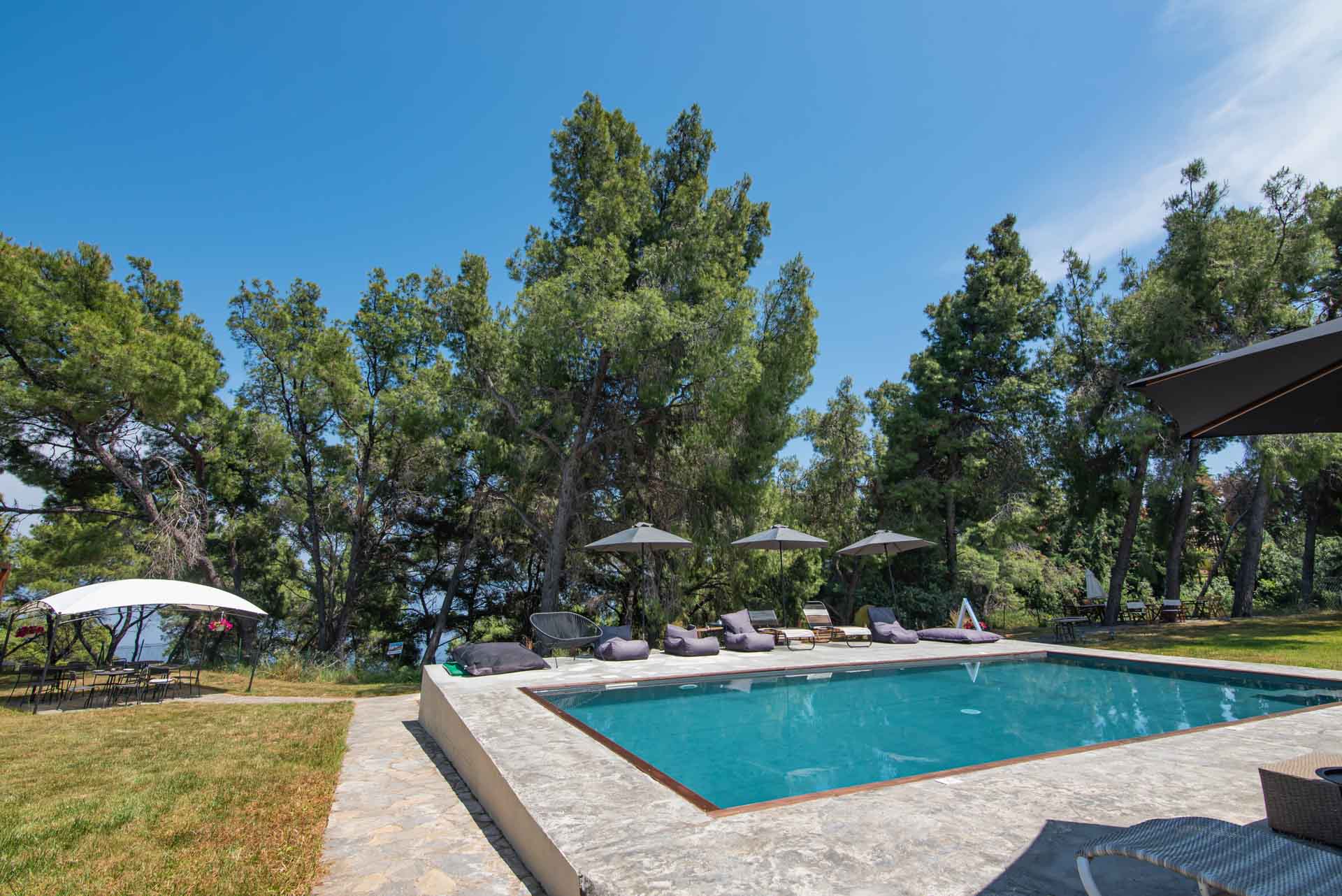 Pefkon Suites Hotel-Bazen.jpg