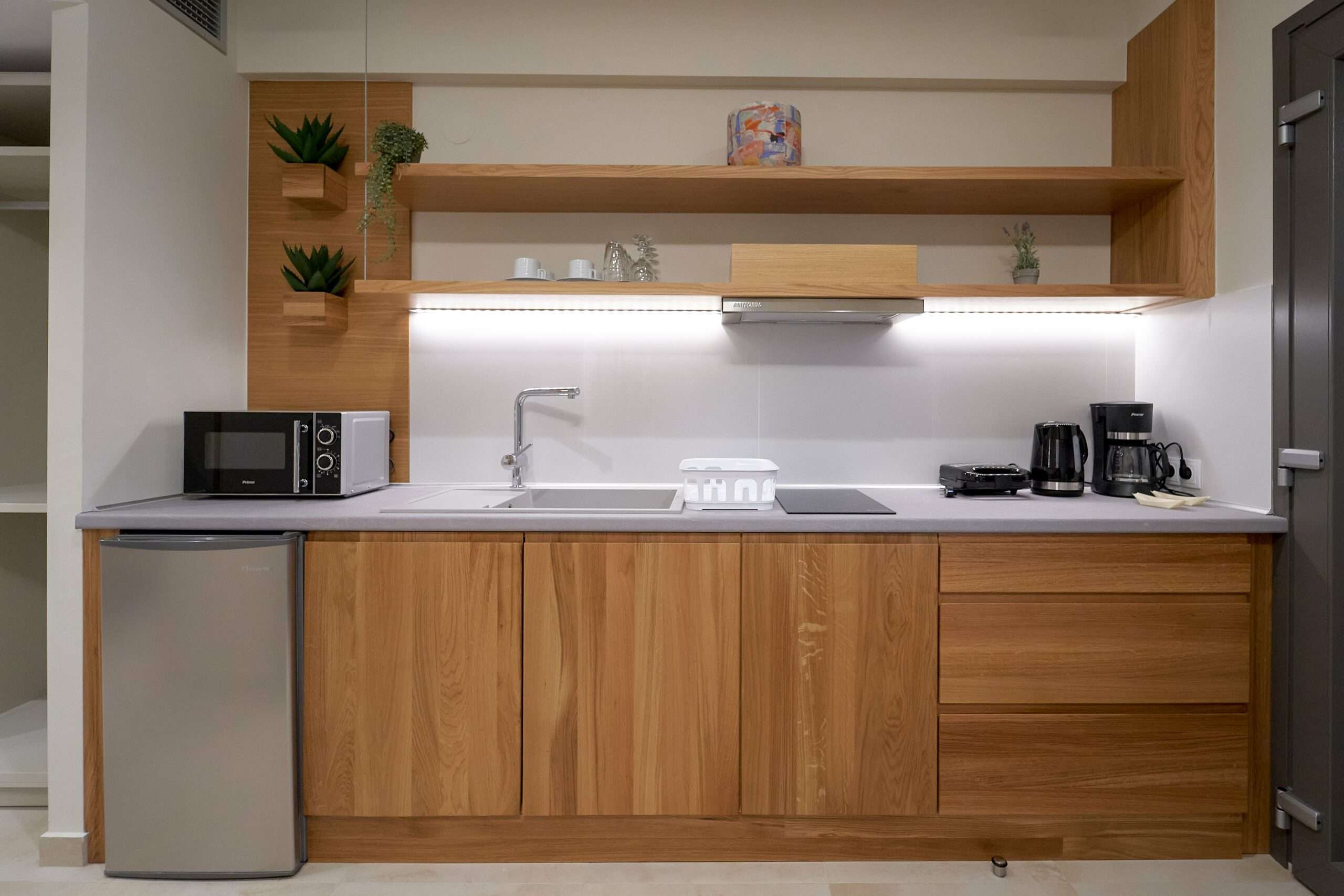 Celine’s Rose Smart Luxury Apartments kuhinja dvosobnog apartmana.jpg