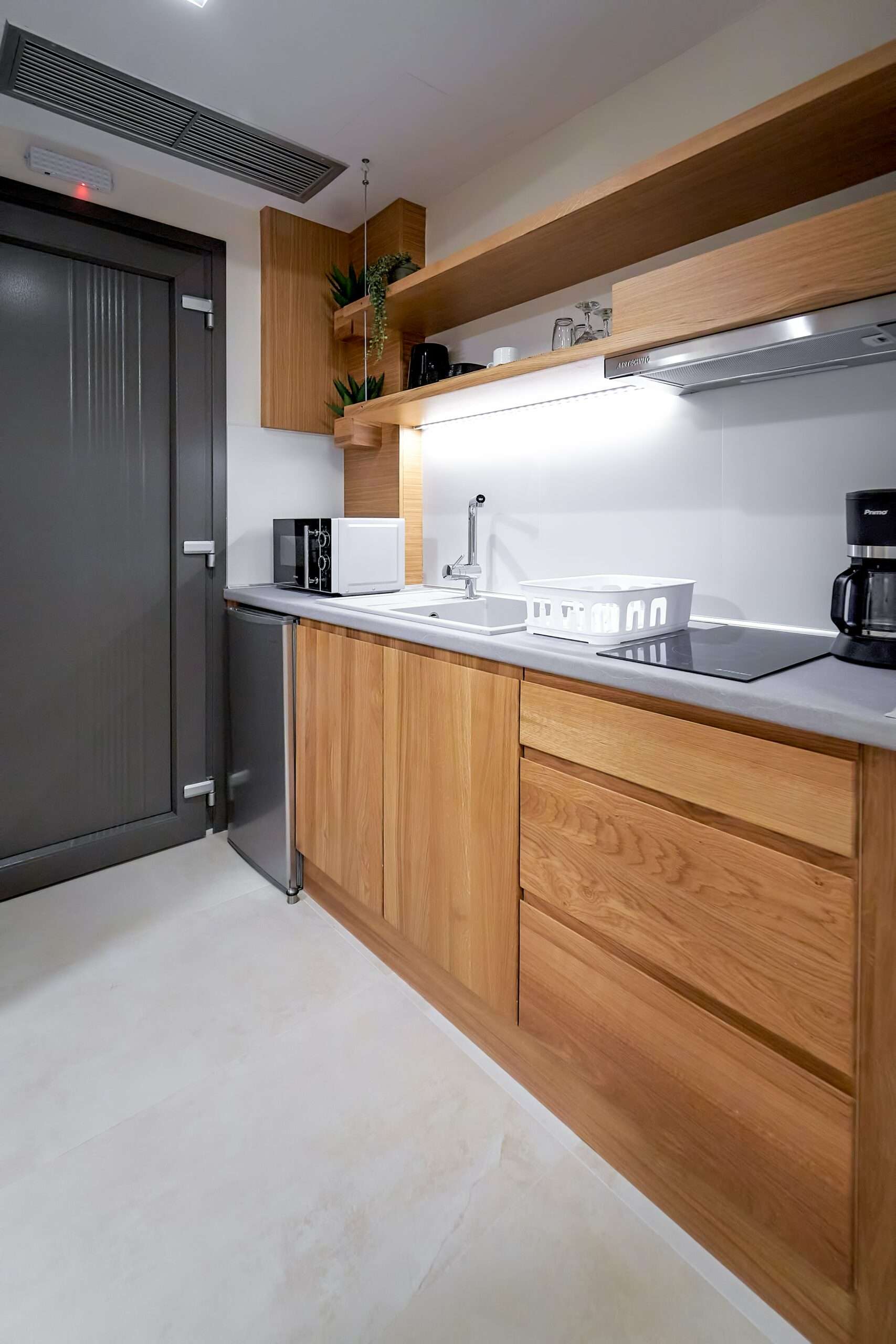Celine’s Rose Smart Luxury Apartments kuhinja.jpg