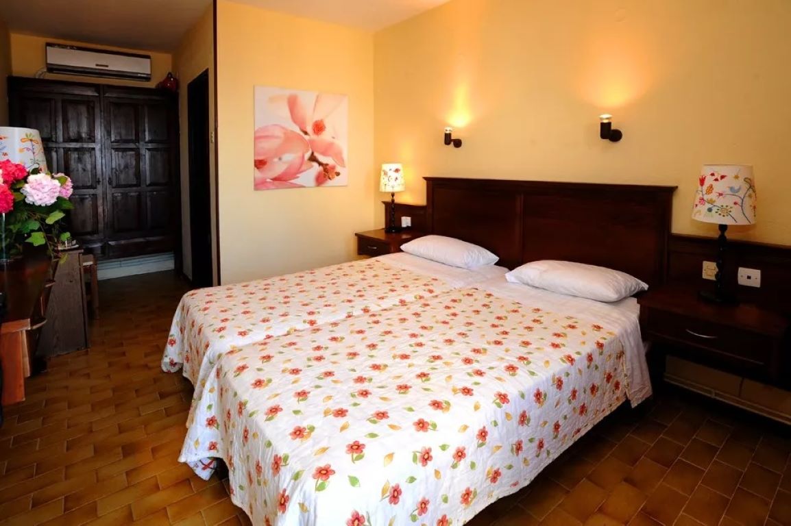 Kentrikon Boutique Hotel-Standardna soba.jpg