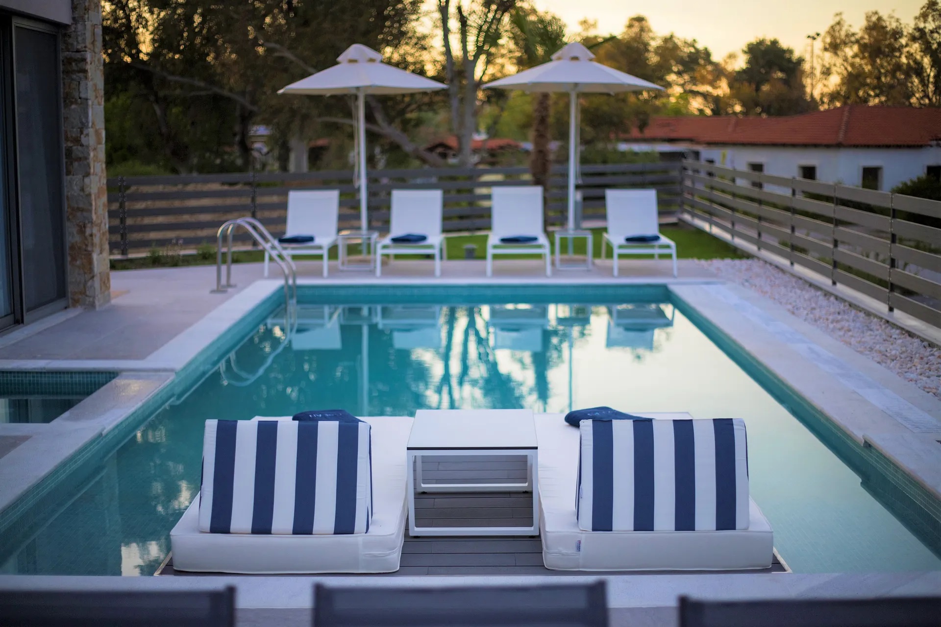 Ocean Private Villas-VIla Ithaca bazen.jpg
