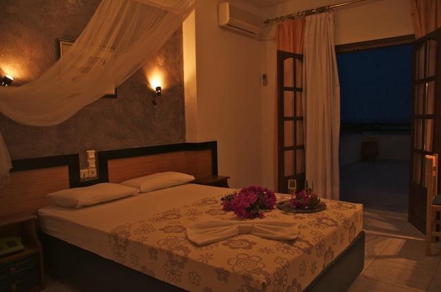Hotel Karaoulanis Beach acommodation 1.jpg