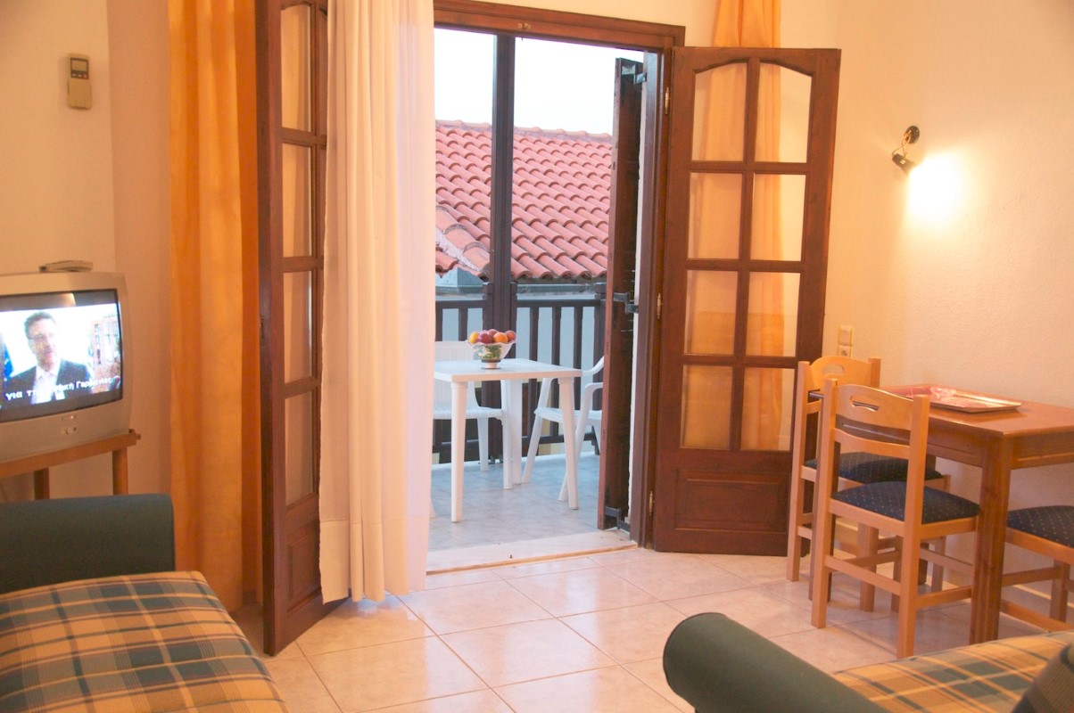 Hotel Karaoulanis Beach acommodation 6.jpg