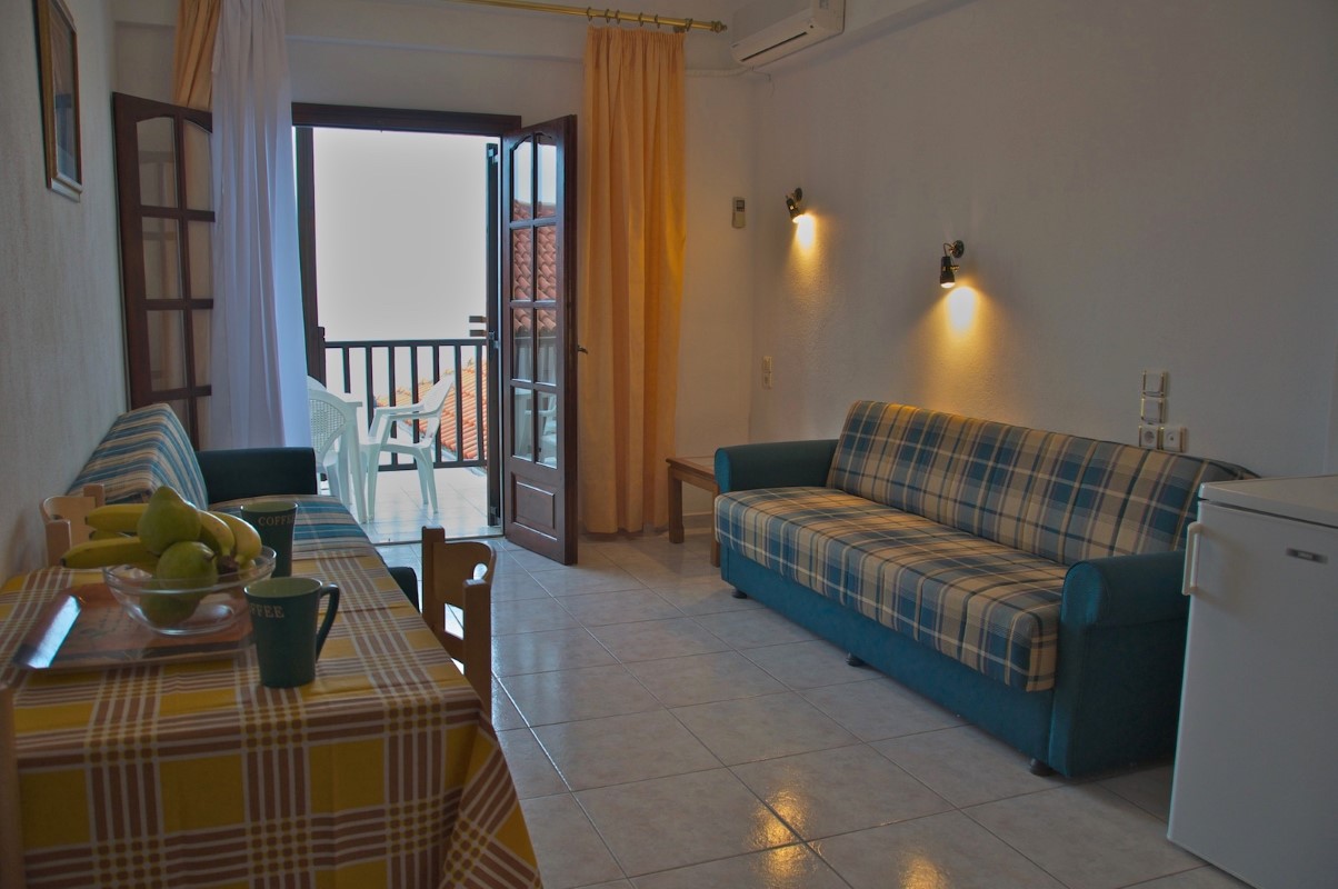Hotel Karaoulanis Beach acommodation 7.jpg