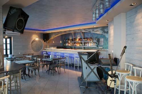 Hotel Karaoulanis Beach restaurant.jpg