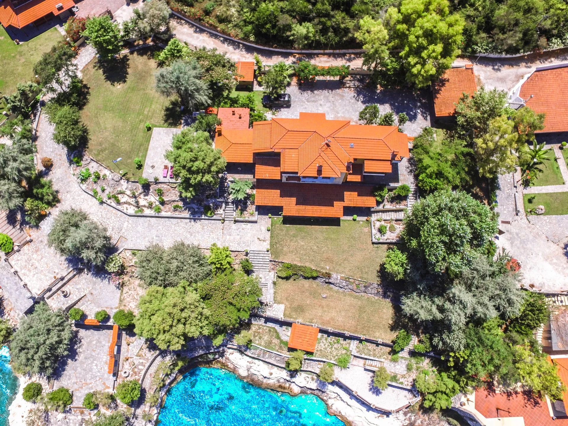 Kiparissi Villa Halkidiki-Kompleks.jpg