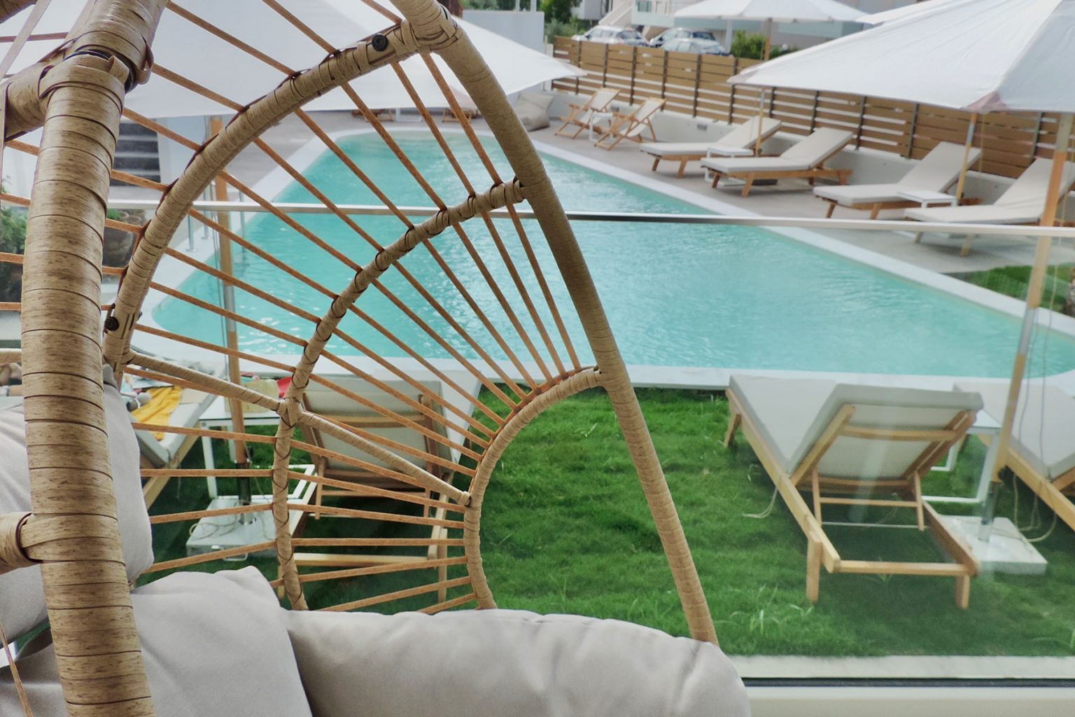 Hotel Essentia Vita balkon apartmana sa pogledom na bazen.jpg