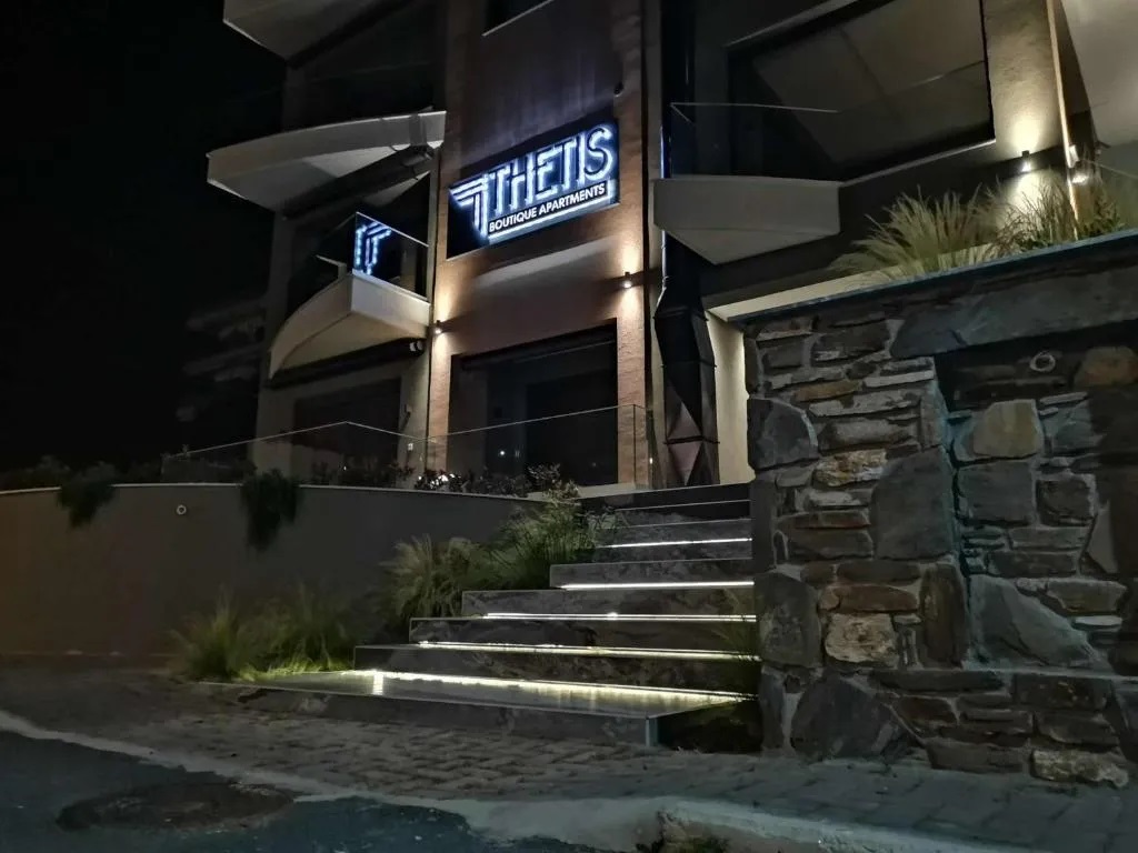 Thetis Boutique Apartments-Nocni izgled.jpg