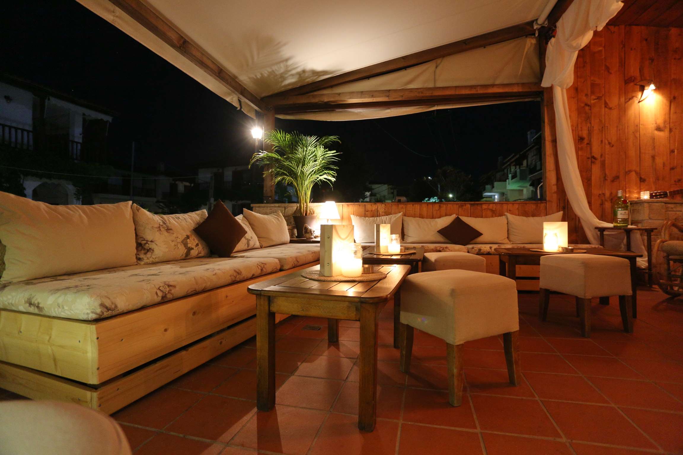 Magdalena Hotel Pefkohori-Terasa bara.jpeg