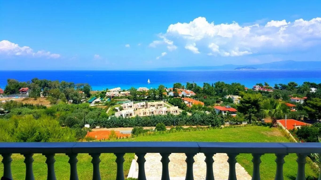 Bungalow White Apartments & Suites-Panorama.jpg