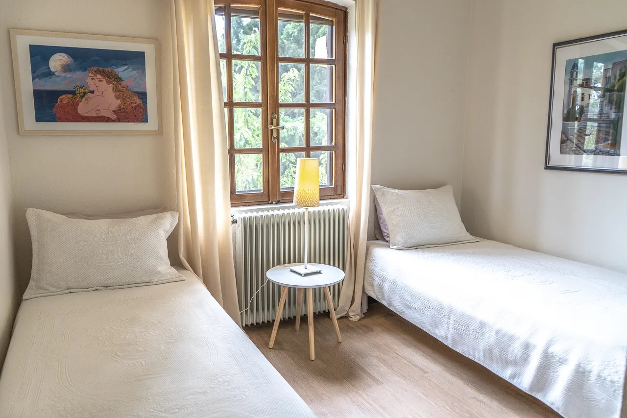 Renting Sunset-Vila Umami standard druga spavaca soba.jpg