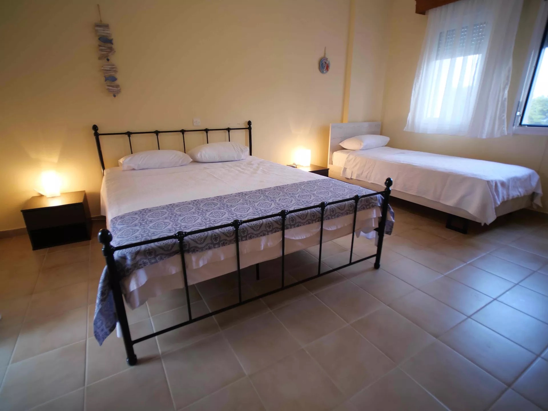Sithonia Lodge-Artemus kuca spavaca soba.jpg