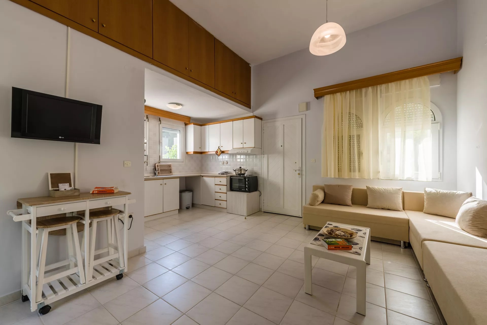 Sithonia Lodge-Manja kuca dnevna soba.jpg