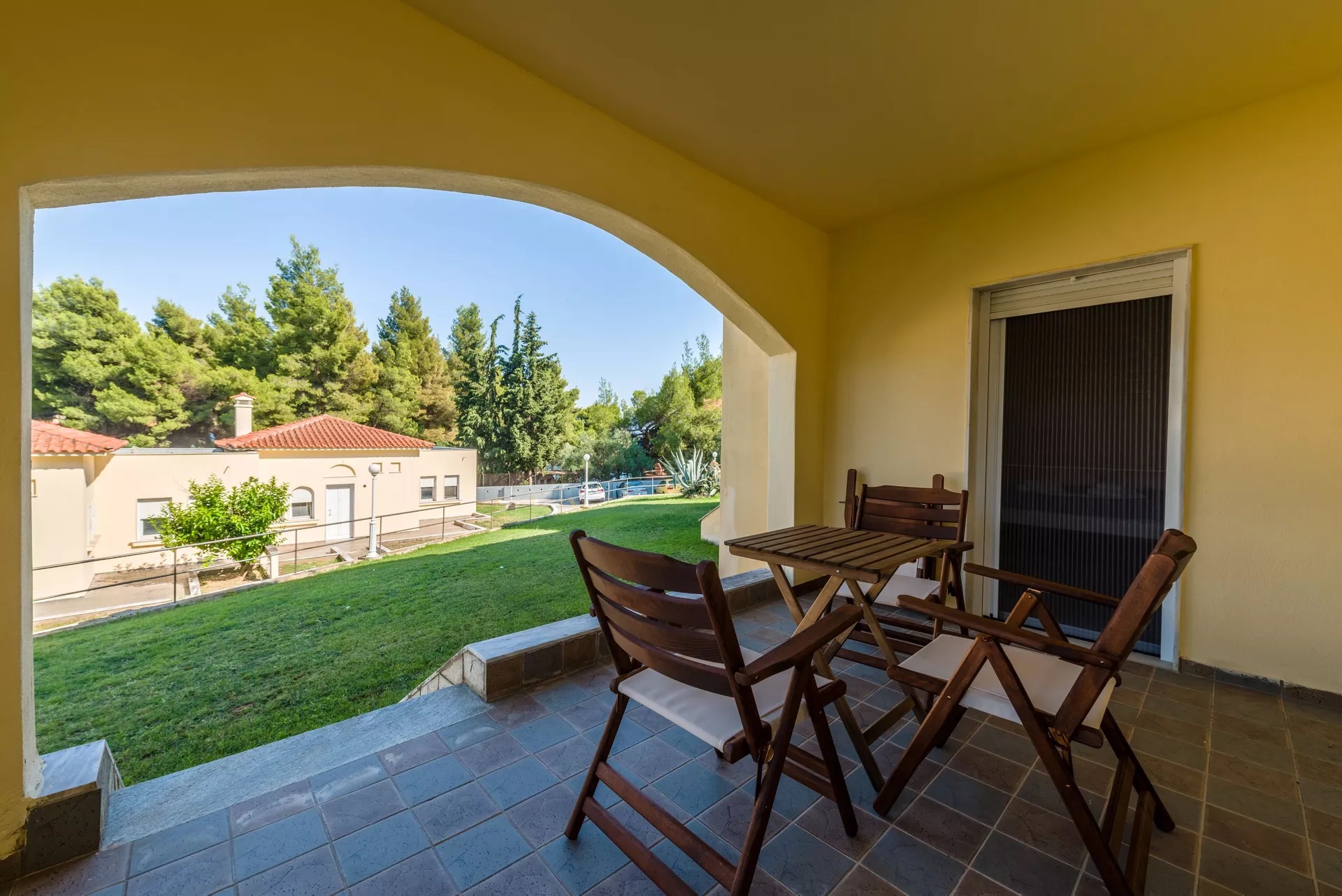 Sithonia Lodge-Srednja kuca terasa.jpg