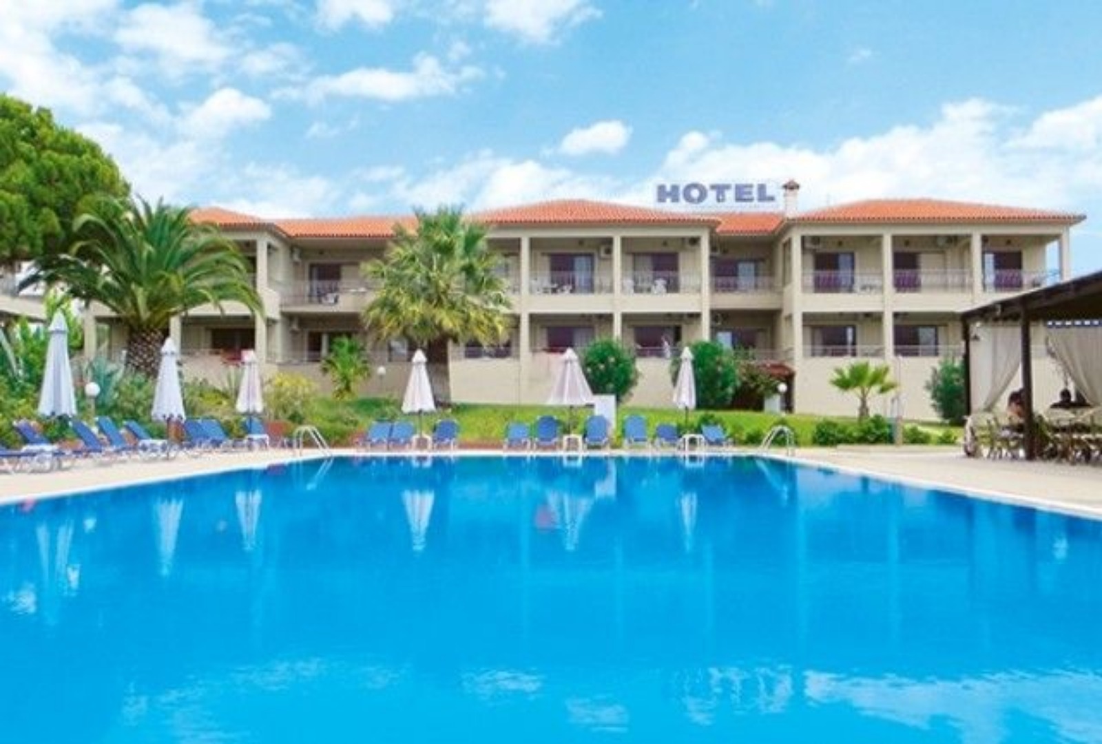 ‚Kalives Resort Hotel-Spoljasnji bazen.jpg