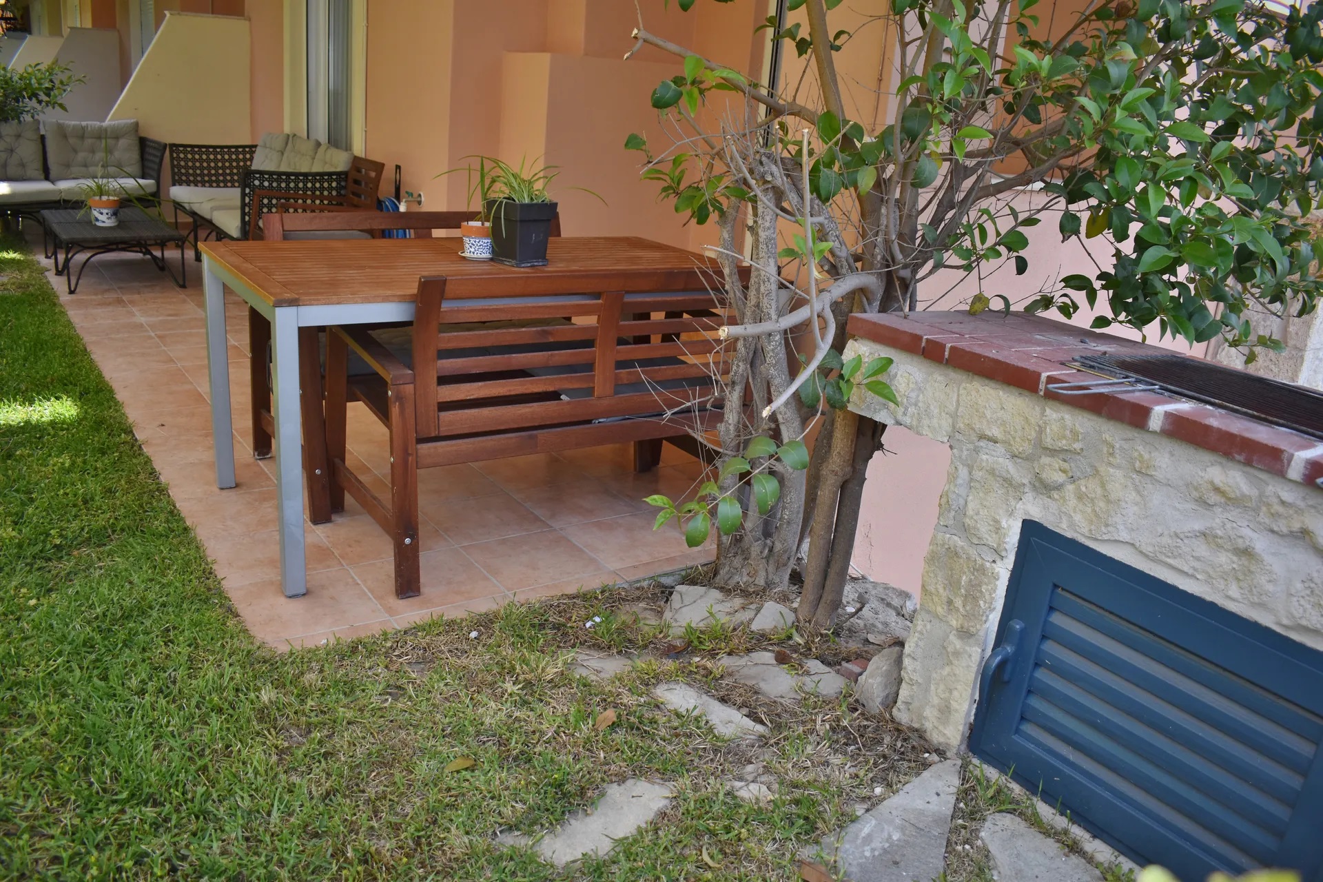 Kripis VIlla-Prostor za rostilj.jpg