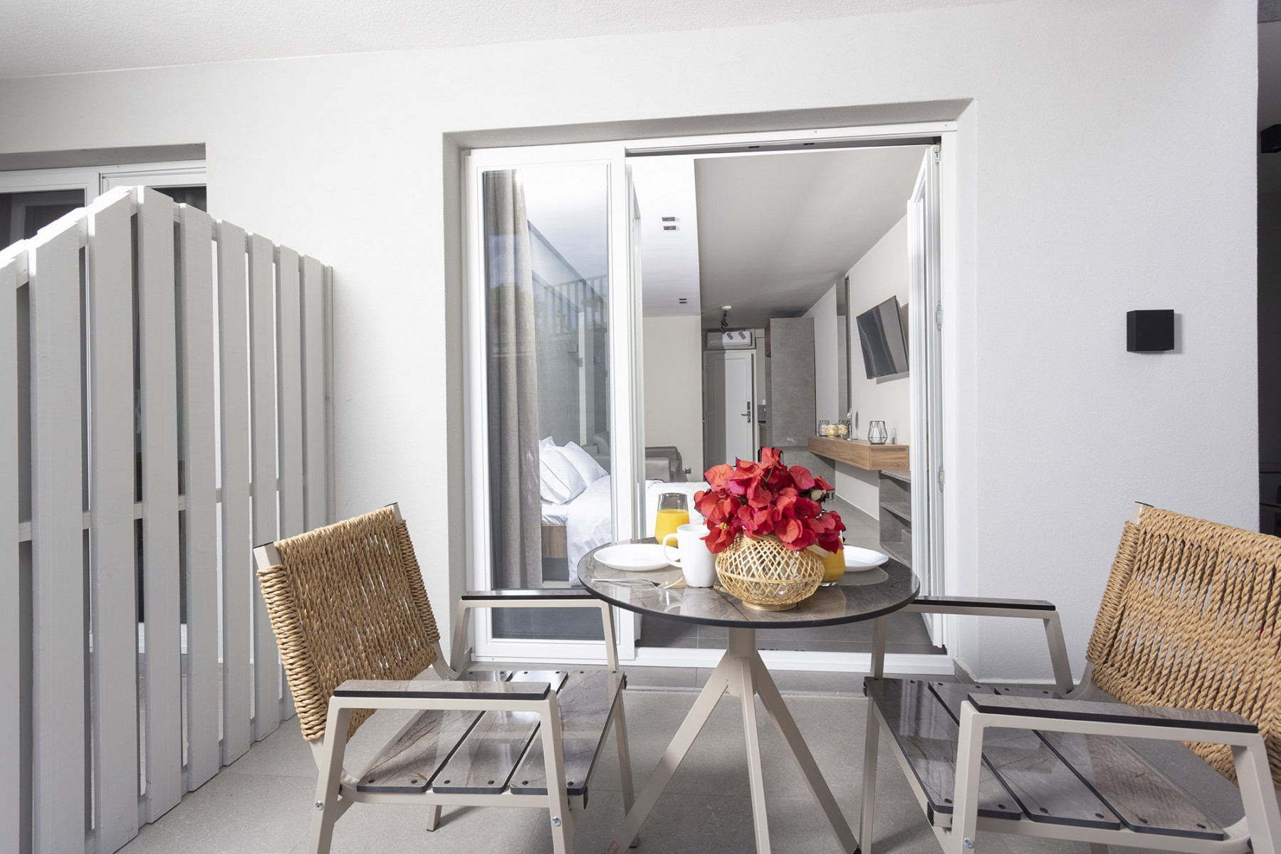 Notos Premium Holiday Apartments-Deluxe soba terasa.jpg