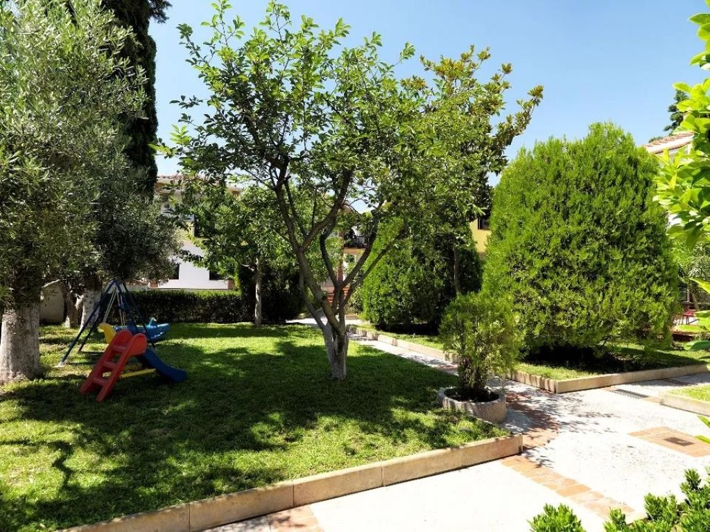 Elia Apartments-Decije igraliste.jpg
