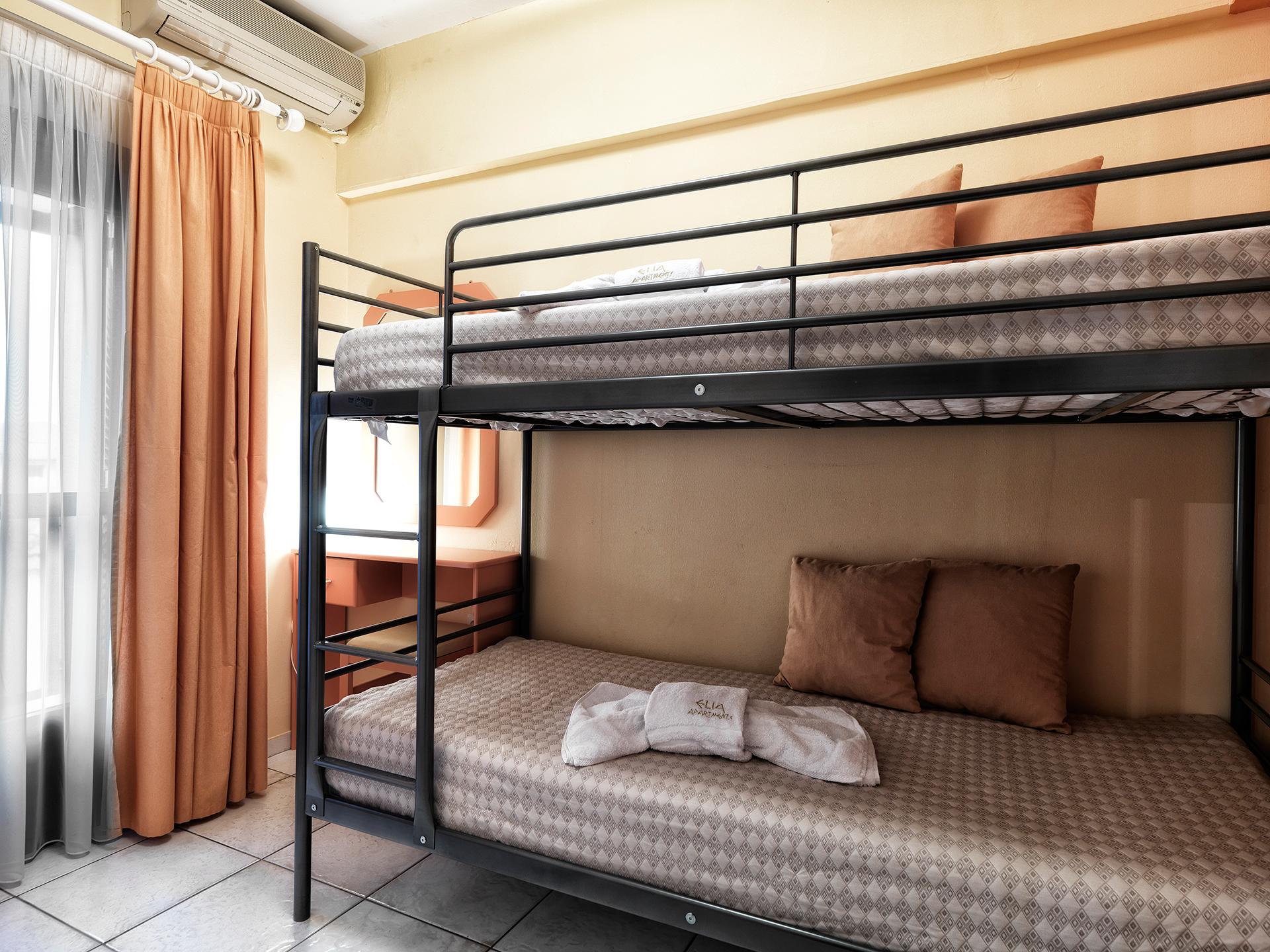 Elia Apartments-Maisonette druga spavaca soba.jpg