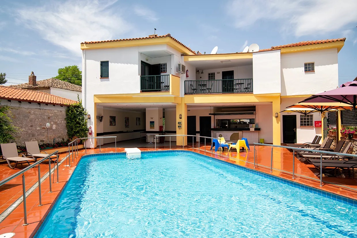 Elia Apartments-Otvoreni bazen.jpg