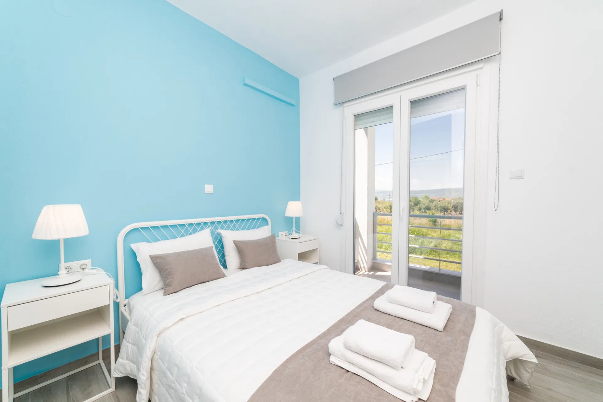 Thalassa & Thalassa Prive Residential Complex-Dvosoban apartman spavaca soba.jpg