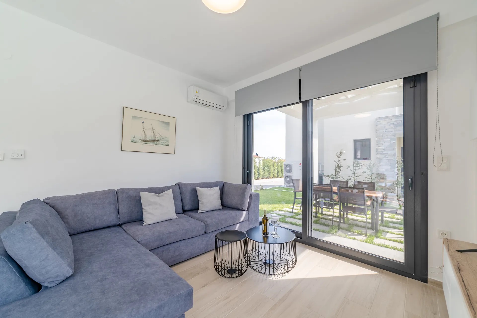 Thalassa & Thalassa Prive Residential Complex-Trosoban duplex dnevna soba.jpg