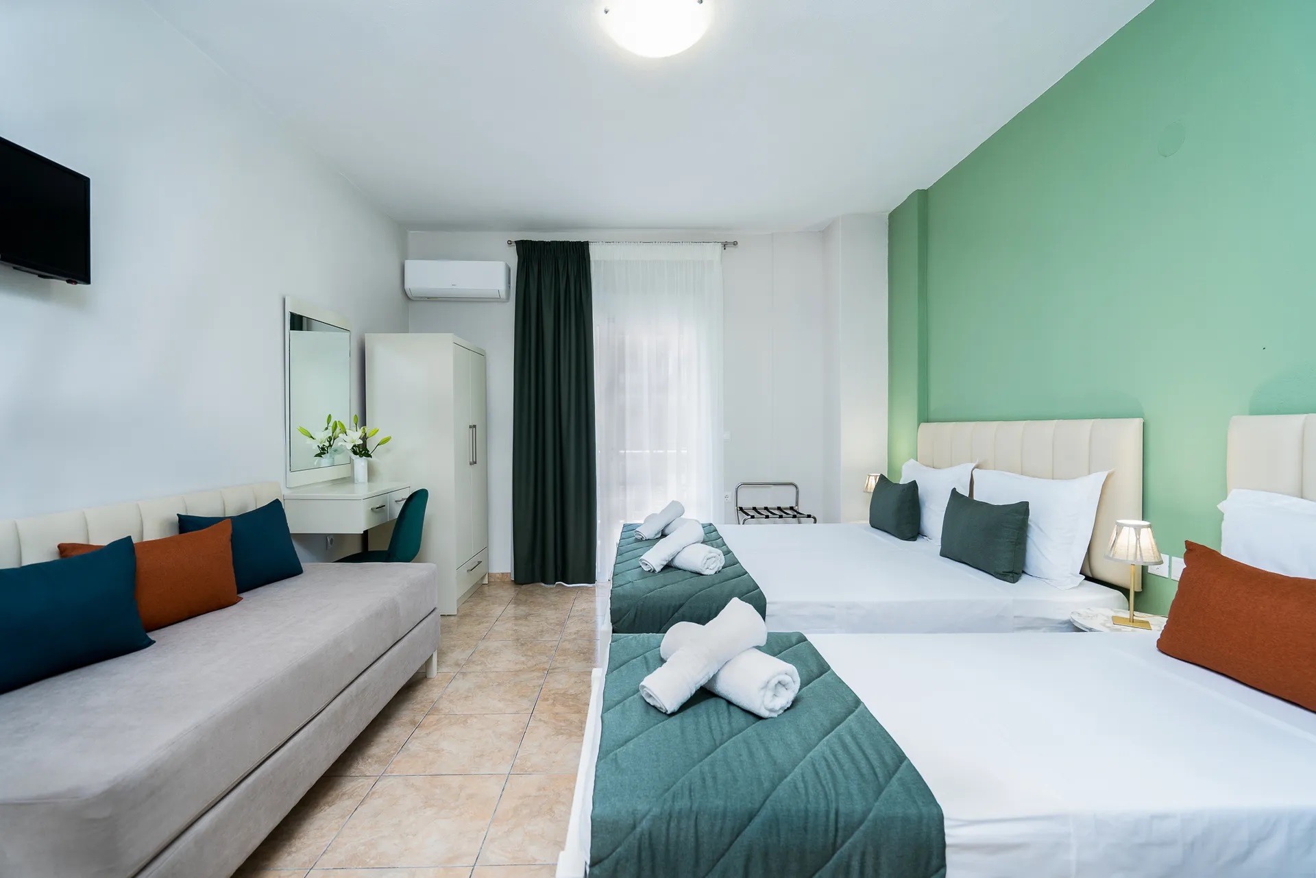 Grecolnn Family Angela Rooms-Porodicna soba.jpg