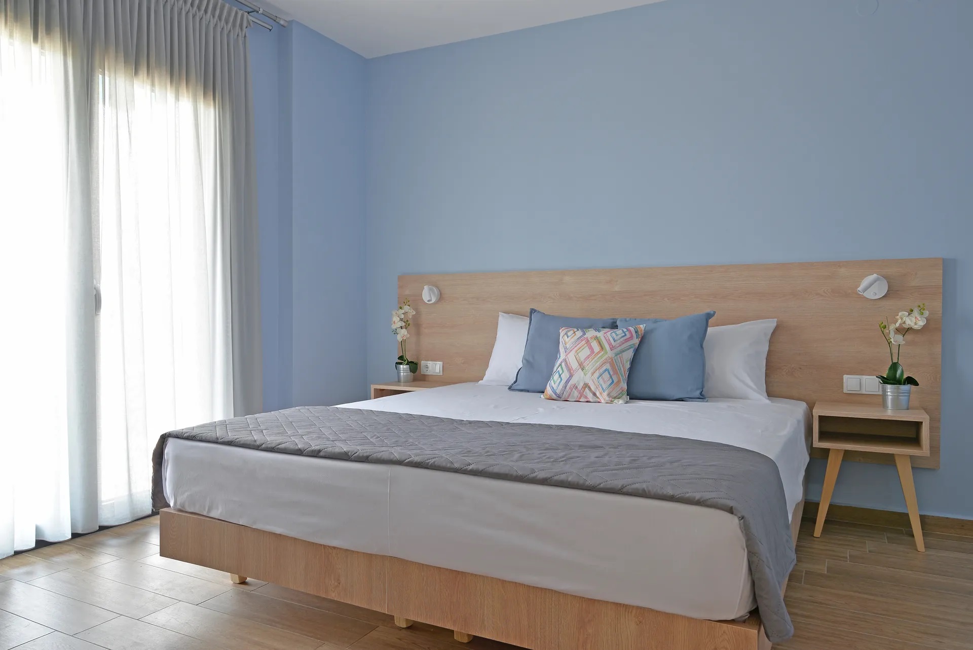 Niel Holiday Apartments-Trosoban apartman spavaca soba.jpg
