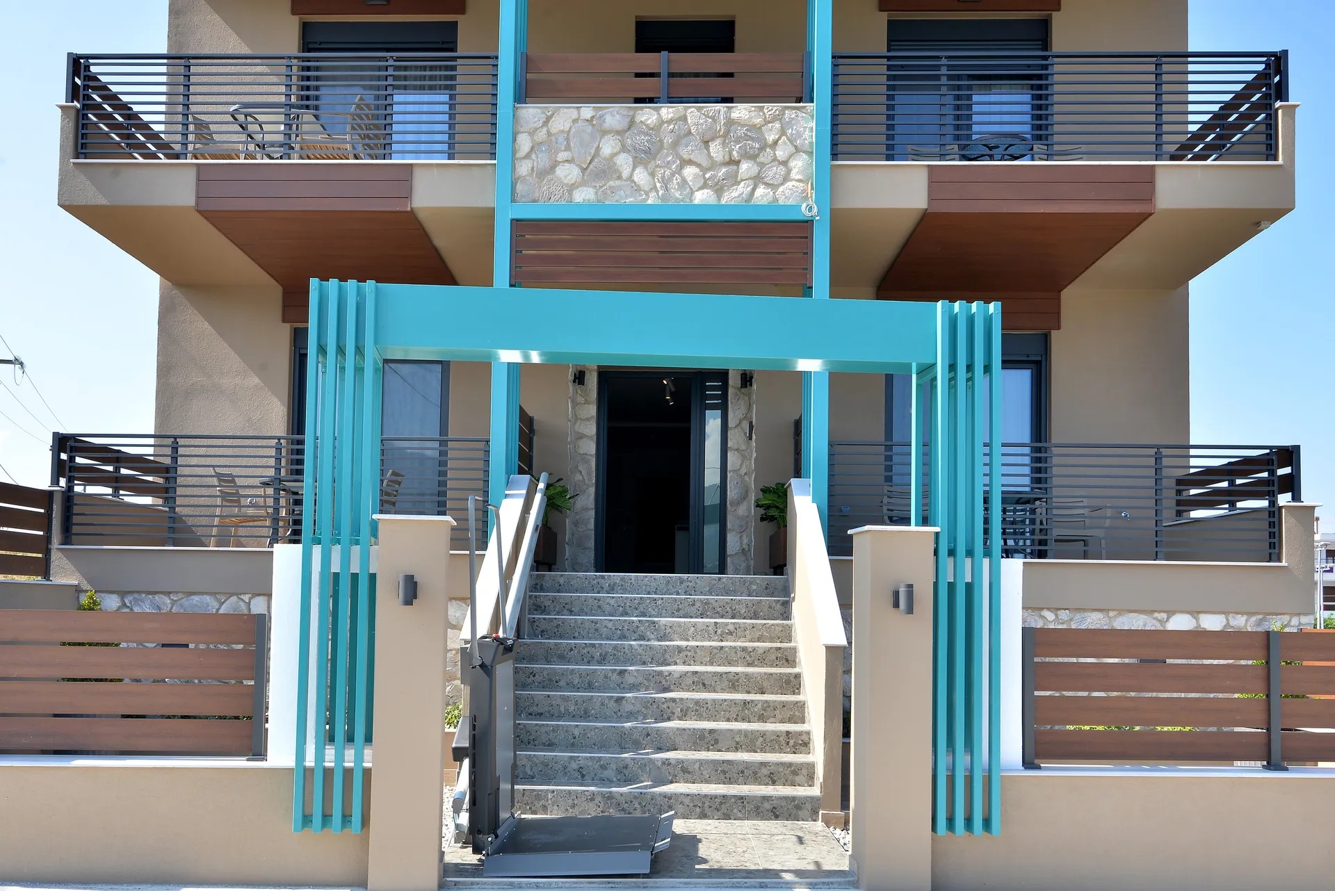 Niel Holiday Apartments-Ulaz u hotel.jpg