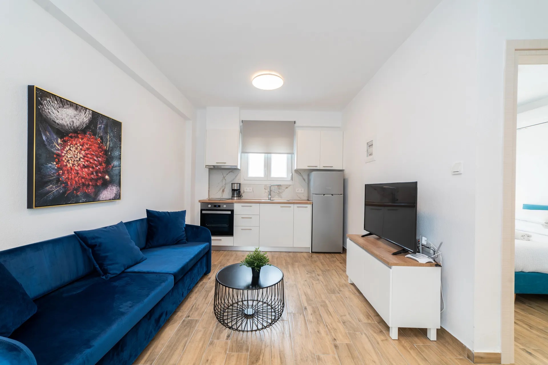 Danai & Palm Residential Complex-Jednosoban apartman pristup bazenu dnevna soba.jpg