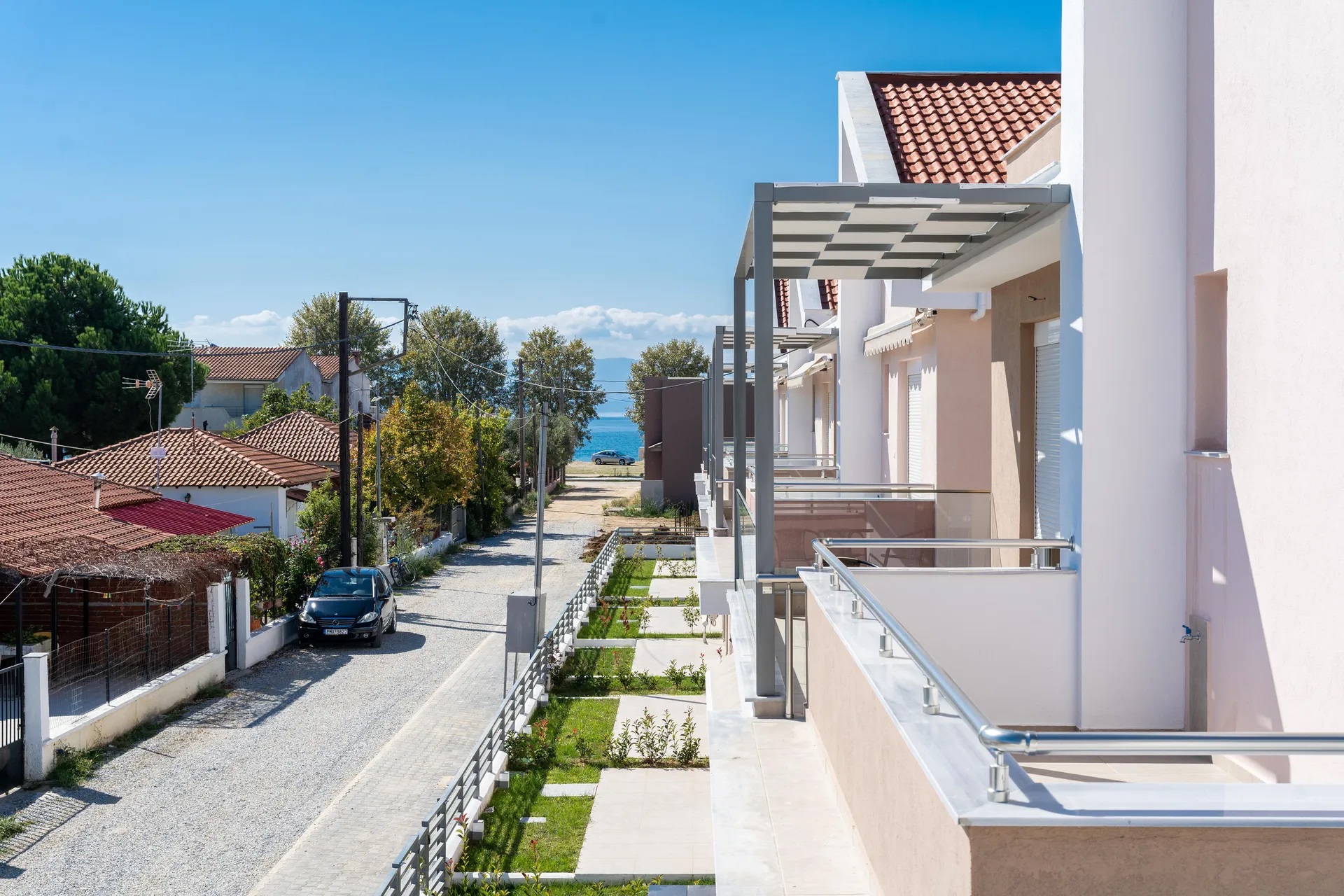 Dionysos Residential Complex-Put do plaze.jpg