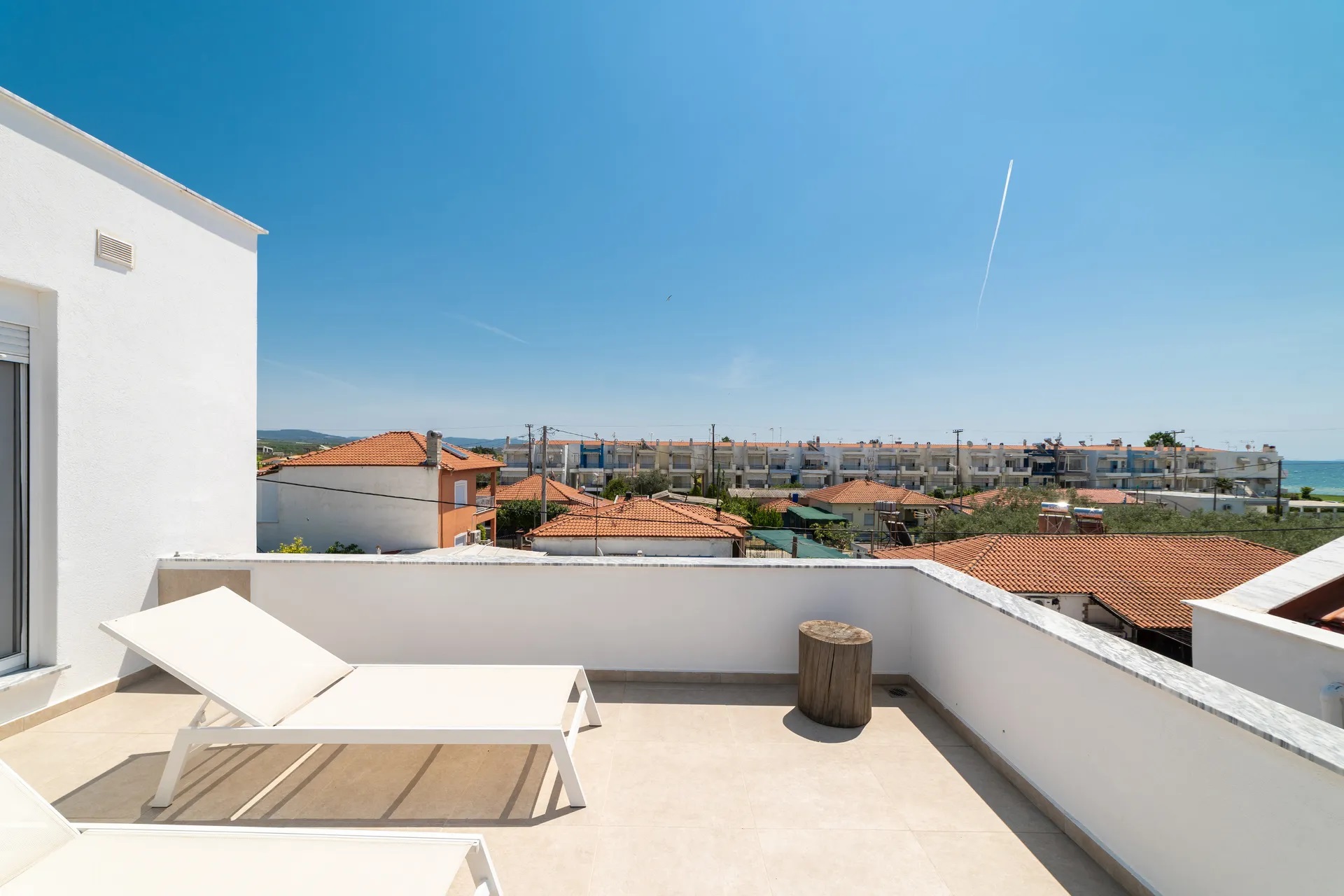 Dionysos Residential Complex-Trosoban tripleks terasa.jpg