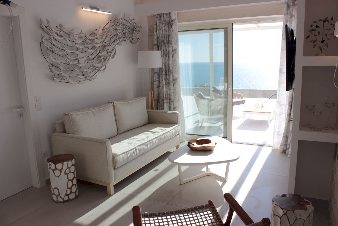 Parga Villas Collection-Vila Horizon Blue dnevna soba.jpg