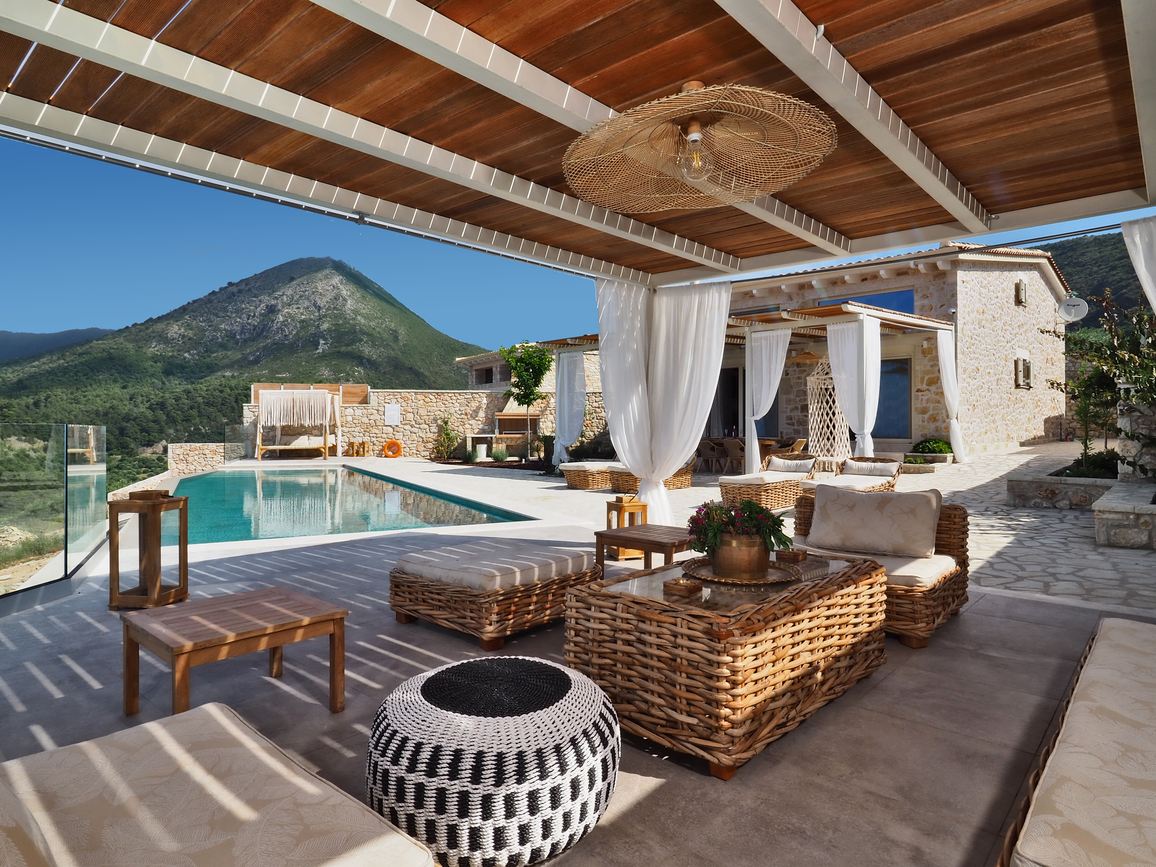 Parga Villas Collection-Vila Infinity Blue oblast oko bazena.jpg