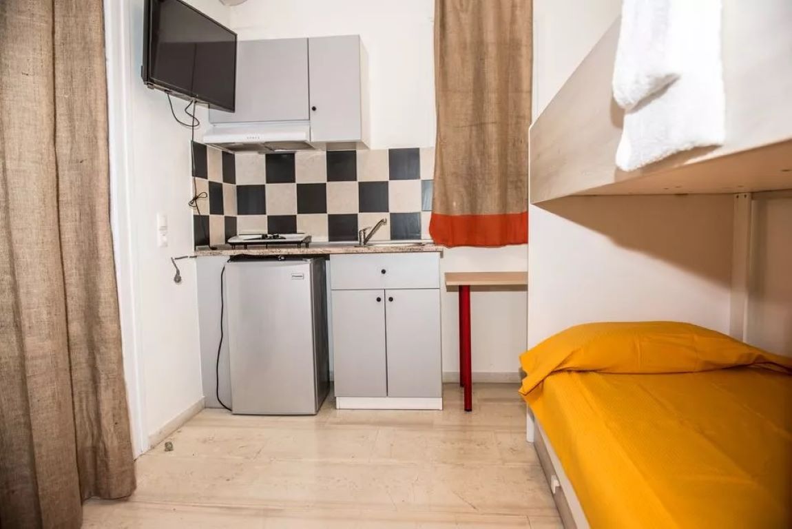 Summer Bed Nydri-Economy studio.jpg