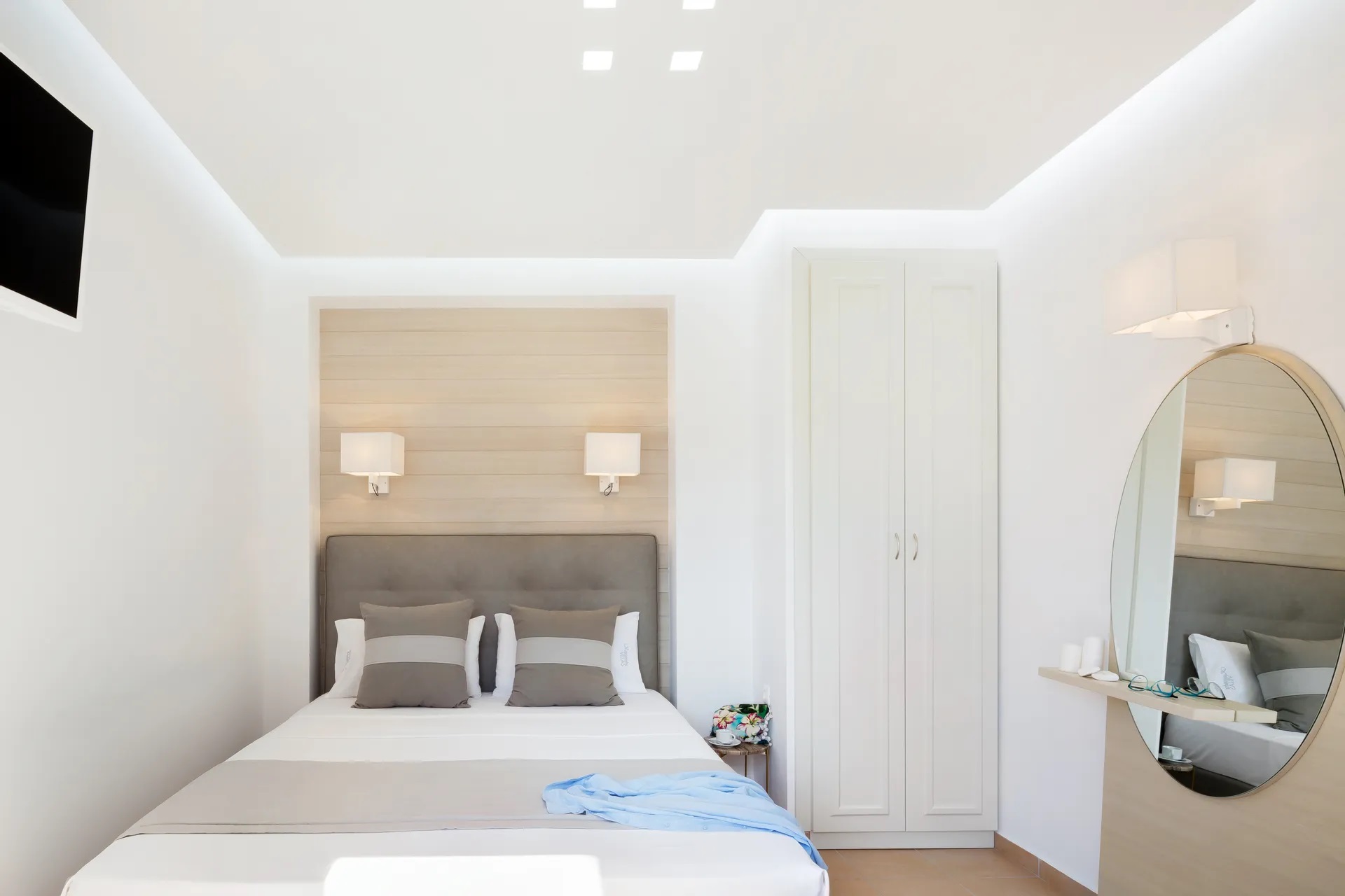 Kassandra Villas-Deluxe vila druga spavaca soba.jpg