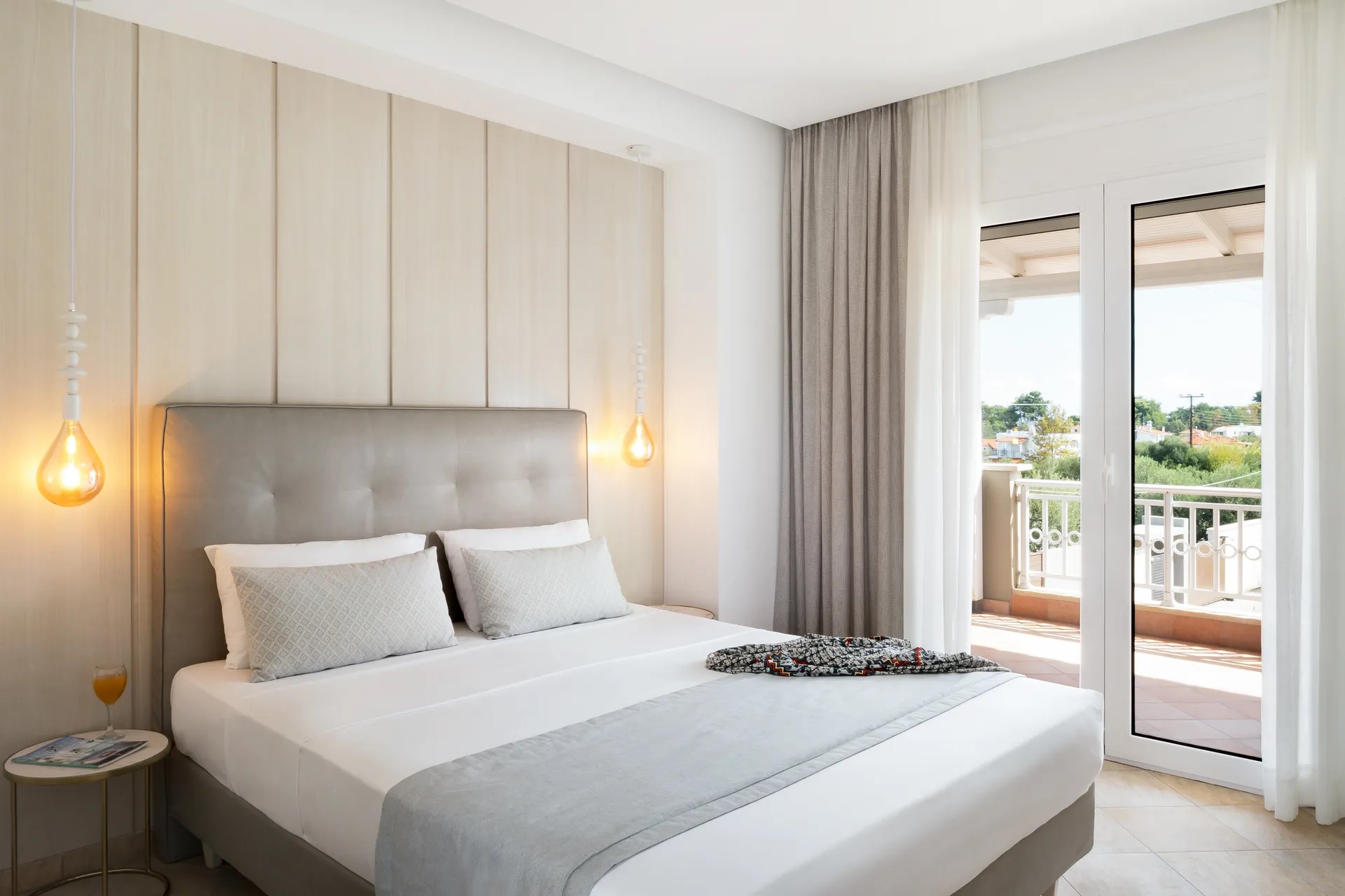 Kassandra Villas-Deluxe vila spavaca soba.jpg