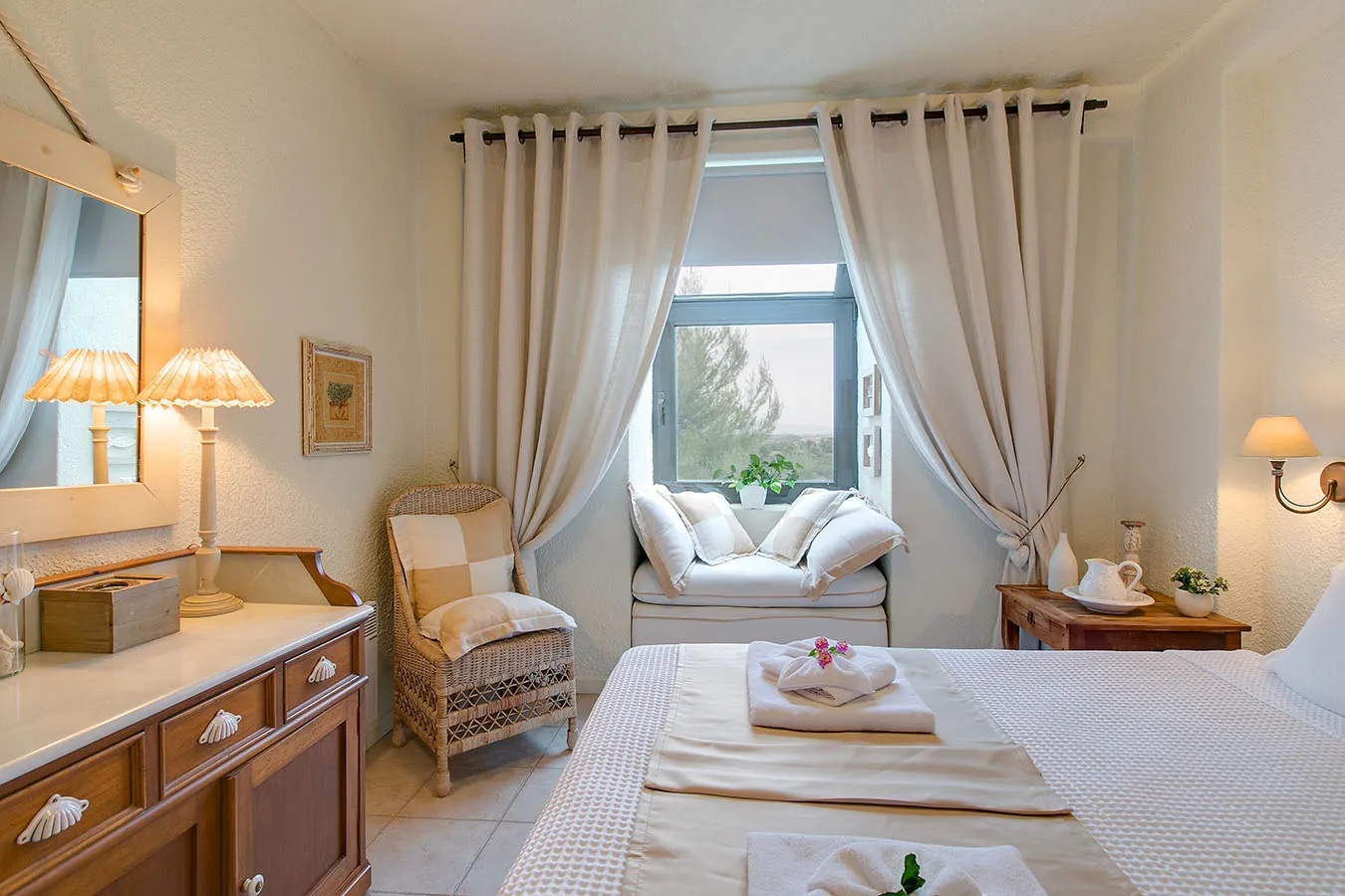 Sani Luxury VIllas-Amelia vila spavaca soba.jpg
