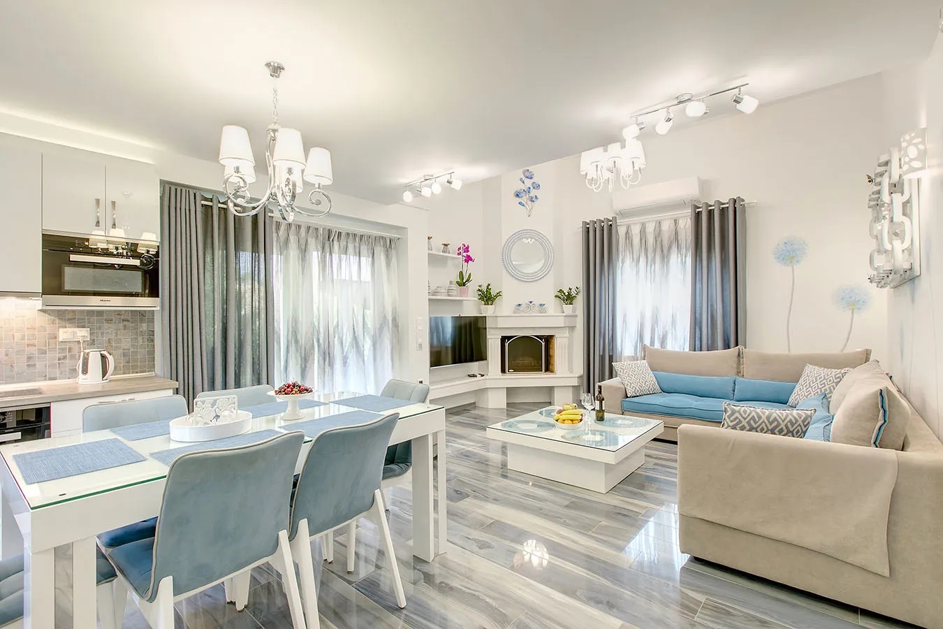 Sani Luxury Villas-Azalea vila dnevna soba.jpg